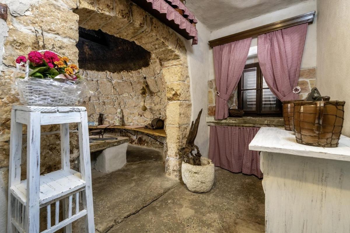 Вилла Marina Plomin In Plomin - Haus Fuer 6 Personen Экстерьер фото